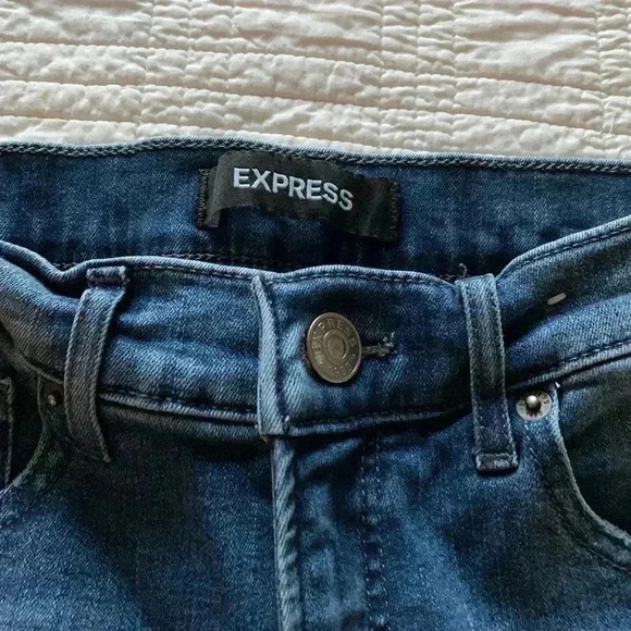 Express - Picture 2 of 4